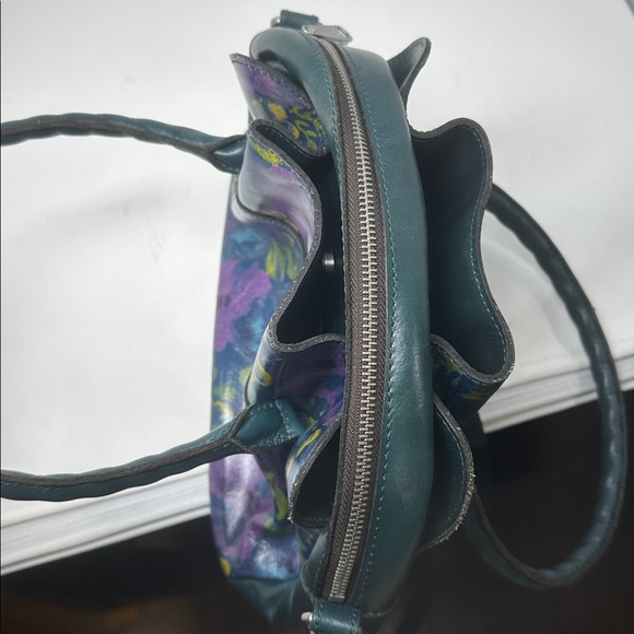 Patricia Nash Handbag - Picture 4 of 10